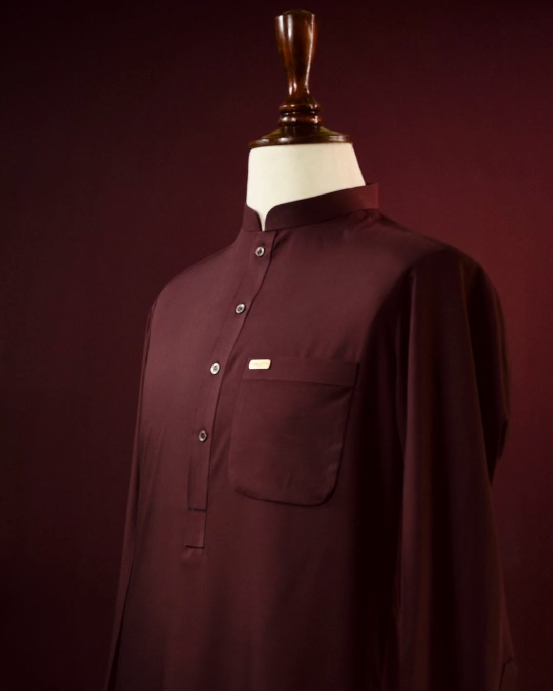 قميص شالوار ملكي باللون العنابي